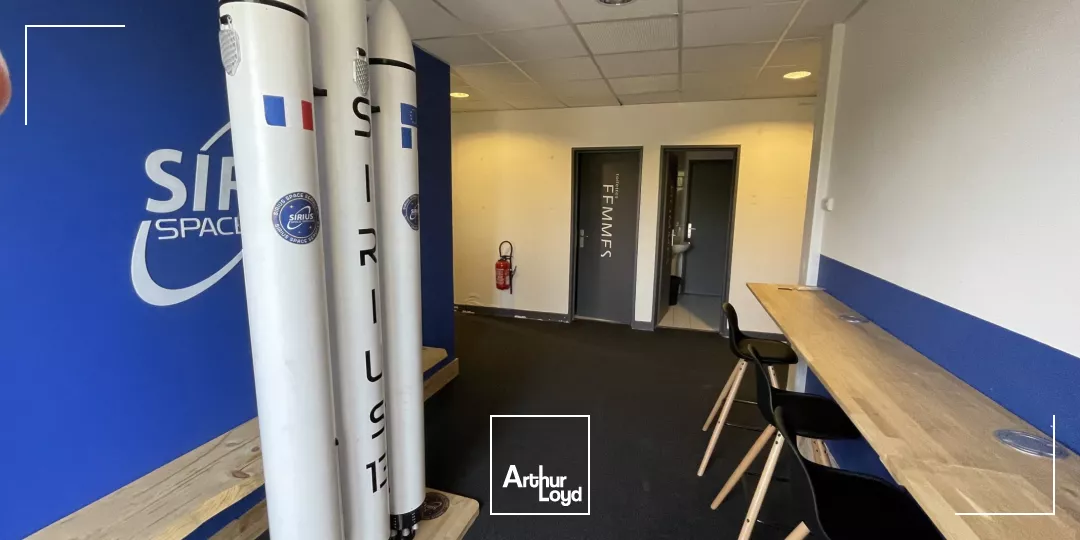 Bureaux avec terrasse à acquérir - Accès direct au Parvis de la Défense - Belle opportunité