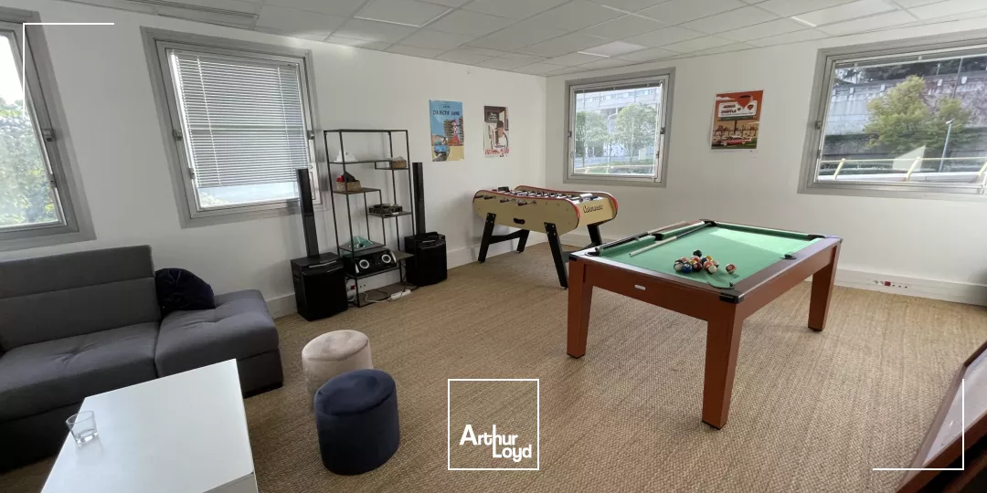 Bureaux avec terrasse à acquérir - Accès direct au Parvis de la Défense - Belle opportunité