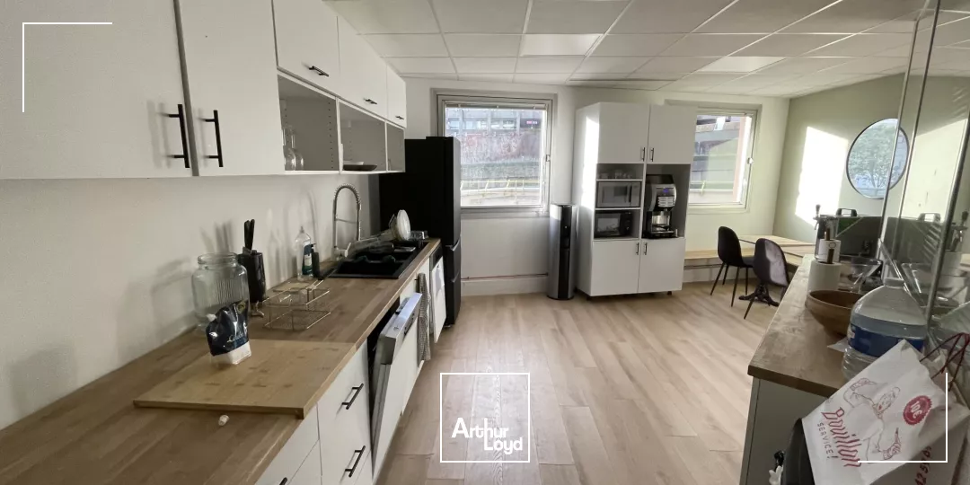 Bureaux avec terrasse à acquérir - Accès direct au Parvis de la Défense - Belle opportunité