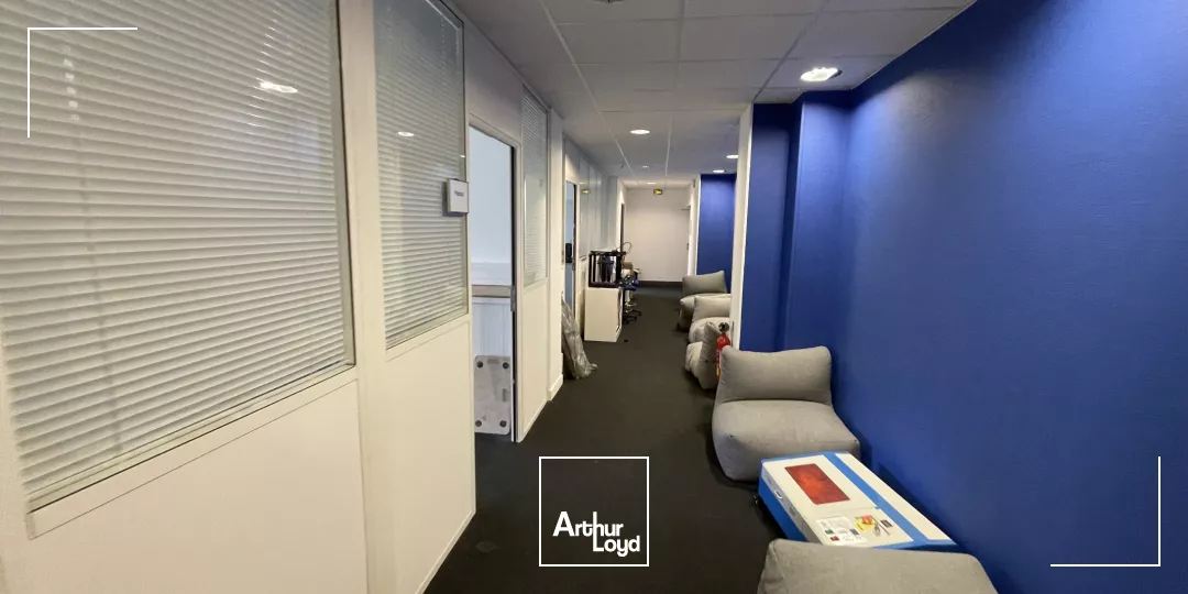 Bureaux avec terrasse à acquérir - Accès direct au Parvis de la Défense - Belle opportunité