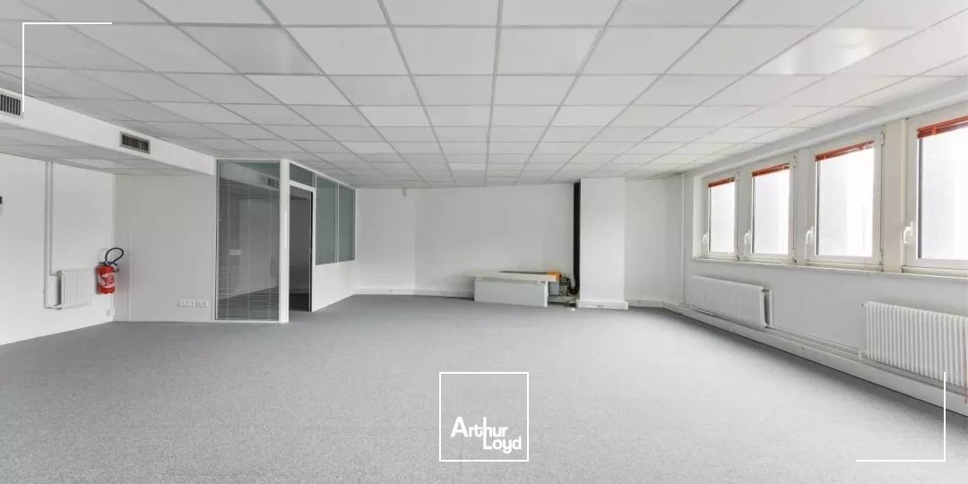 BUREAUX FONCTIONNELS - RARE SUR LE SECTEUR - NEUILLY SUR SEINE PROCHE METRO