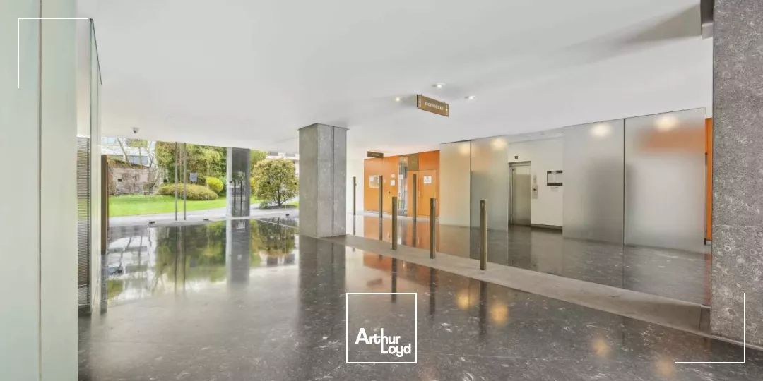 BUREAUX FONCTIONNELS - RARE SUR LE SECTEUR - NEUILLY SUR SEINE PROCHE METRO