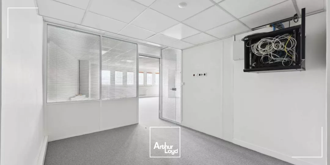 BUREAUX FONCTIONNELS - RARE SUR LE SECTEUR - NEUILLY SUR SEINE PROCHE METRO