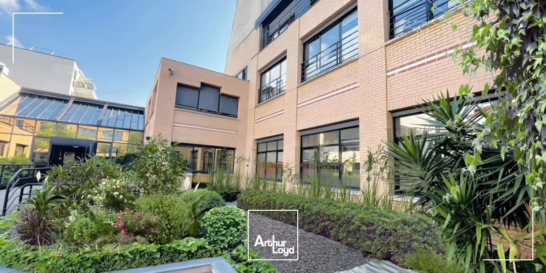 Immeuble indépendant avec cour intérieure, à vendre à Suresnes