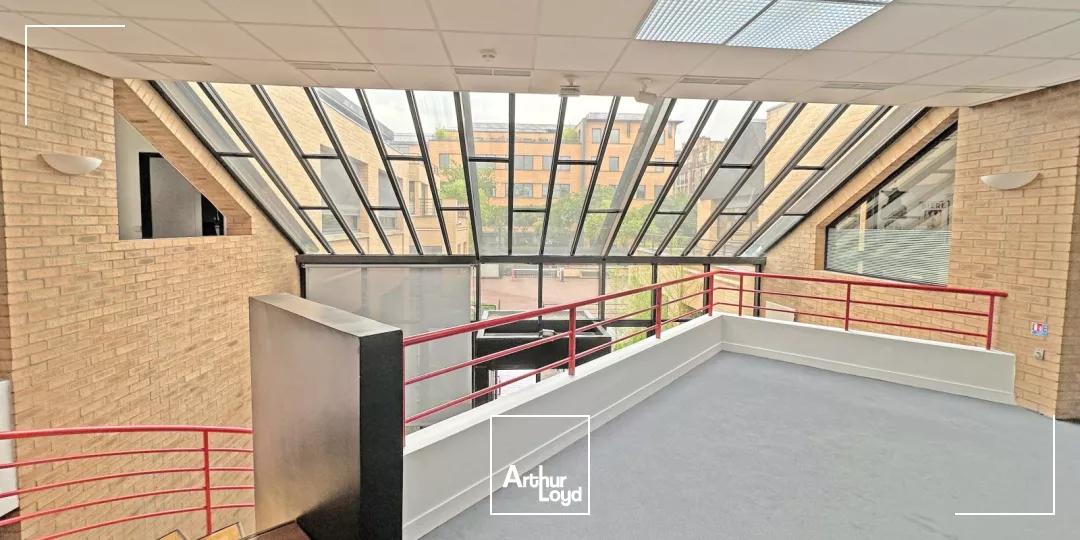 Immeuble indépendant avec cour intérieure, à vendre à Suresnes