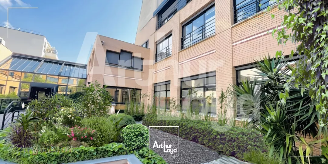 Immeuble indépendant avec cour intérieure, à vendre à Suresnes