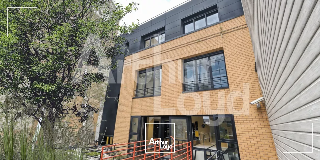 Immeuble indépendant avec cour intérieure, à vendre à Suresnes