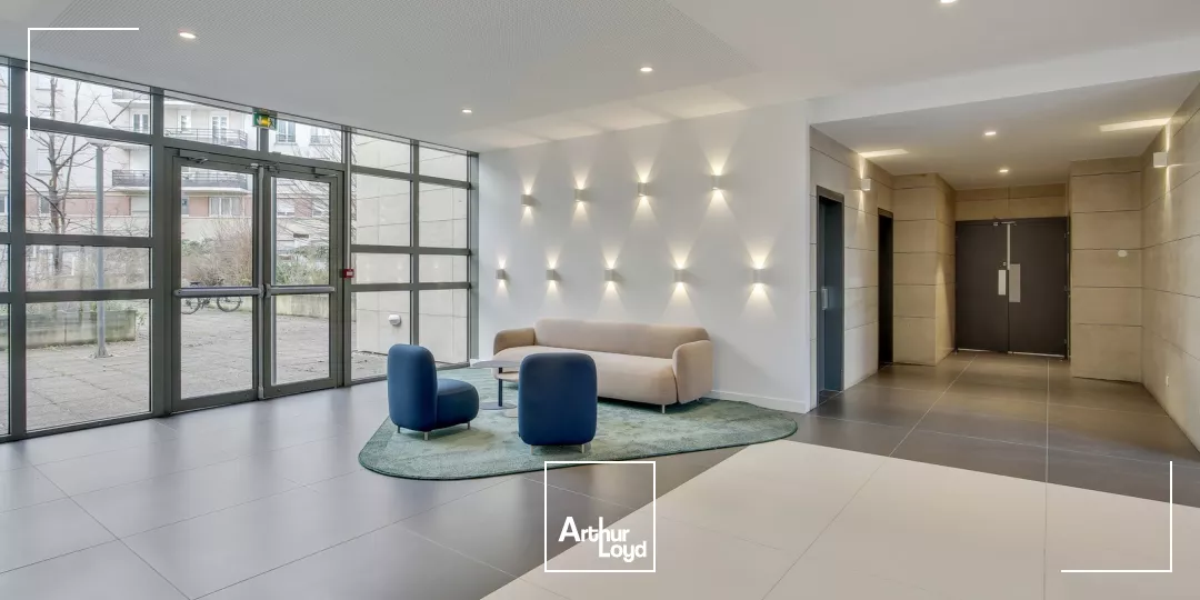 Rueil sur Seine - Bureaux rénovés - Nombreux services - Parking - Proximité RER A