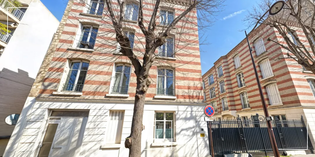 BUREAUX A VENDRE - NEUILLY SUR SEINE - PROCHE METRO LIGNE 1 PONT DE NEUILLY - DOUBLE EXPOSITION