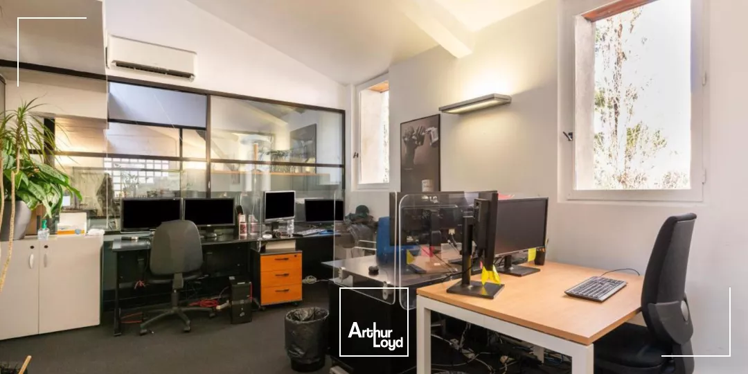 Bureaux de caractère atypiques type Show Room, à Levallois-Perret