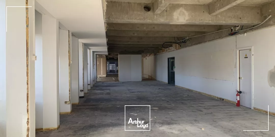 Bureaux ERP à vendre, idéal pour centre de formation - Aux portes de Paris