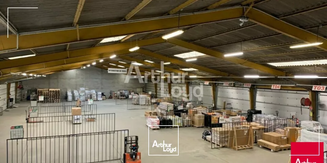 LA CHAUSSEE SAINT VICTOR - LOCATION ENTREPÔT DE 1 400 M² - ACCES A10 A 1 KM 