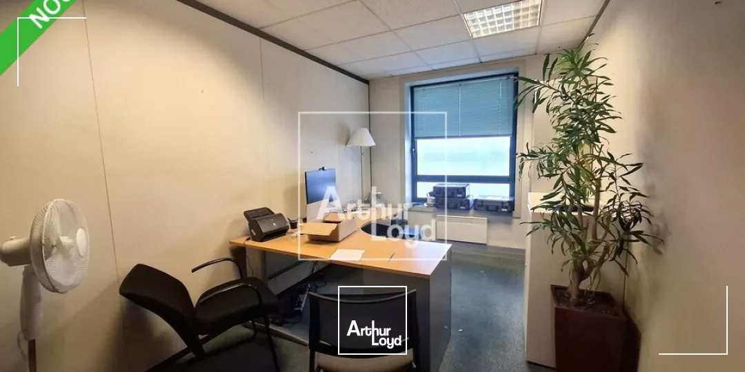 A saisir, bureaux à louer en pied de gare avec nombreux parkings