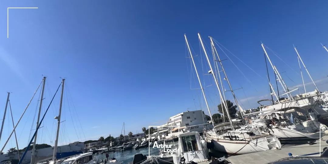 Entrepôt à vendre - Positionnement maritime exceptionnel à Port Camargue