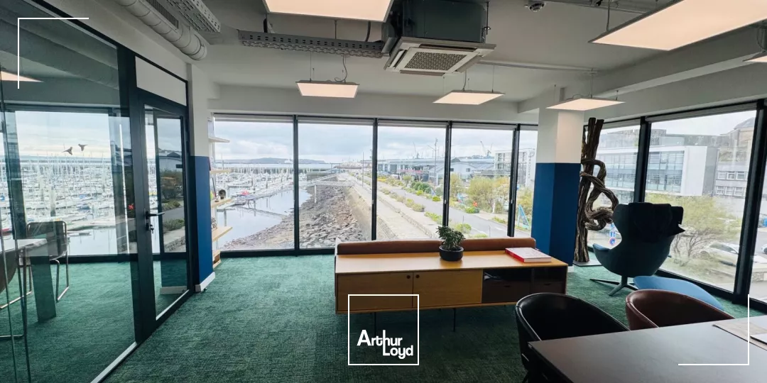 PLATEAUX DE BUREAUX 300 M² PORT DE COMMERCE