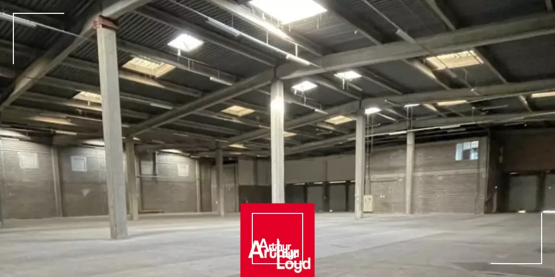 Louez votre local d'activité / entrepôt d'une belle superficie à Villefranche-sur-Saône