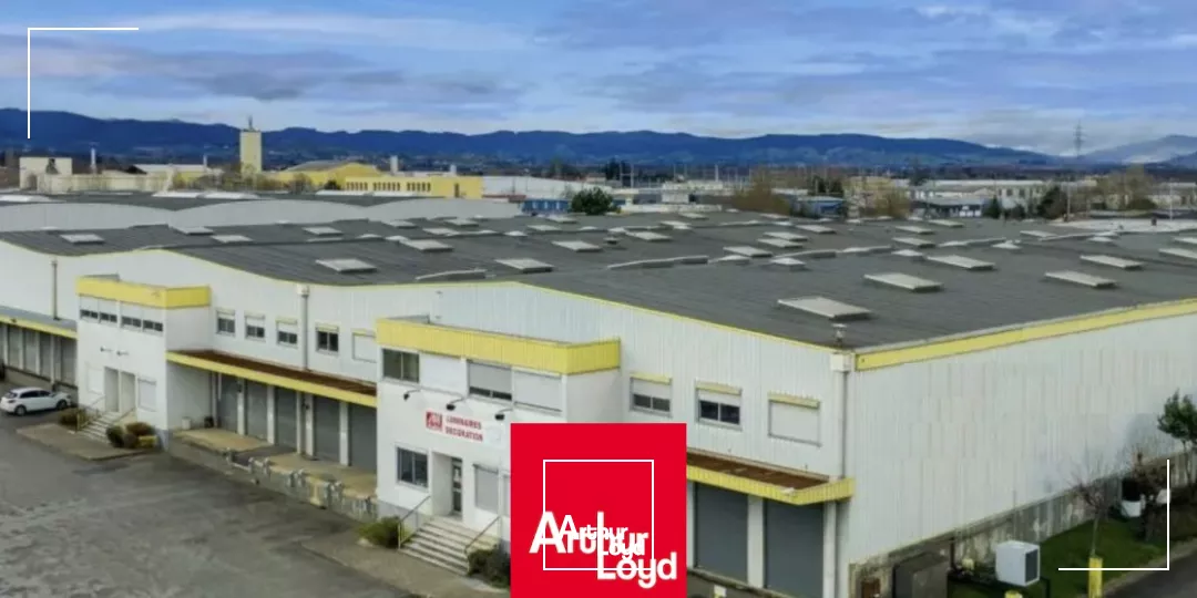 Louez votre local d'activité / entrepôt d'une belle superficie à Villefranche-sur-Saône