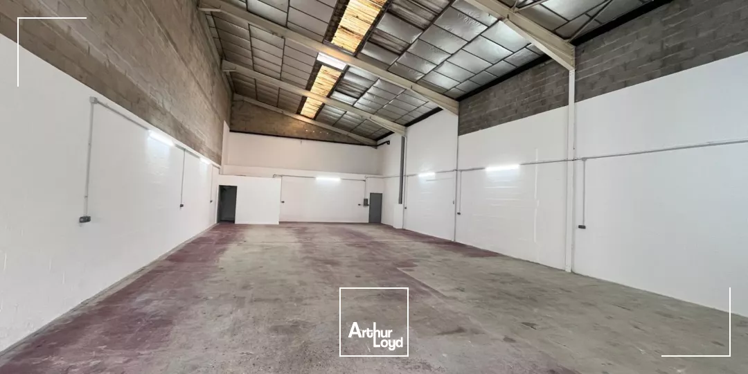 LOCAL D'ACTIVITE DE 248 M² A EAUBONNE - FONCTIONNEL, ACCESSIBLE ET RENOVE