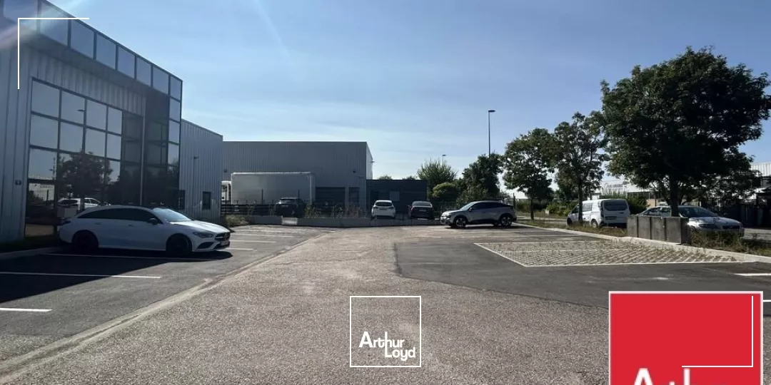LOCAL D'ACTIVITE - ENTREPOT à VENDRE de 1000 m²