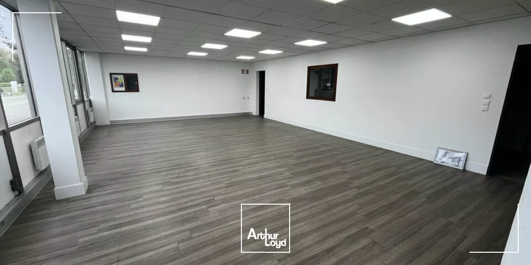 LOCAL D'ACTIVITE - ENTREPOT à LOUER de 1517 m²