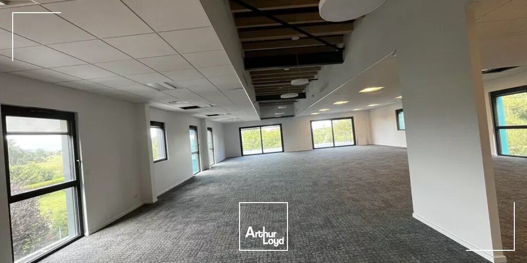 BUREAUX à LOUER de 1370 m²