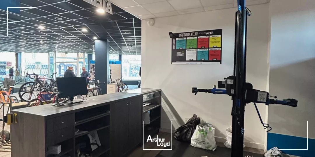 A LOUER - LOCAUX COMMERCIAUX - 340 M2 - SAINT-QUENTIN