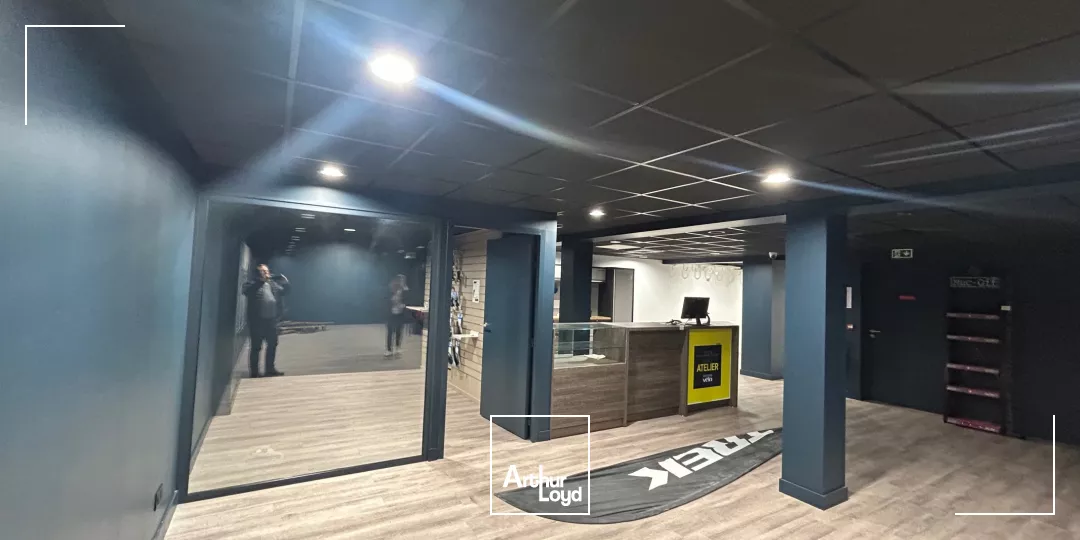 A LOUER - LOCAUX COMMERCIAUX - 340 M2 - SAINT-QUENTIN