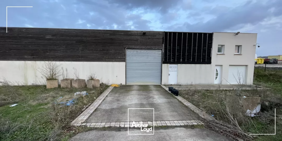 A VENDRE sur Amblainville !Local d'activité d'environ 584 m2 à Amblainville
