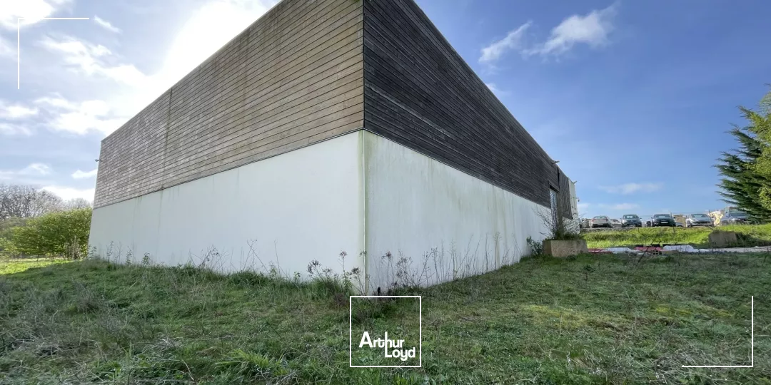 A VENDRE sur Amblainville !Local d'activité d'environ 584 m2 à Amblainville