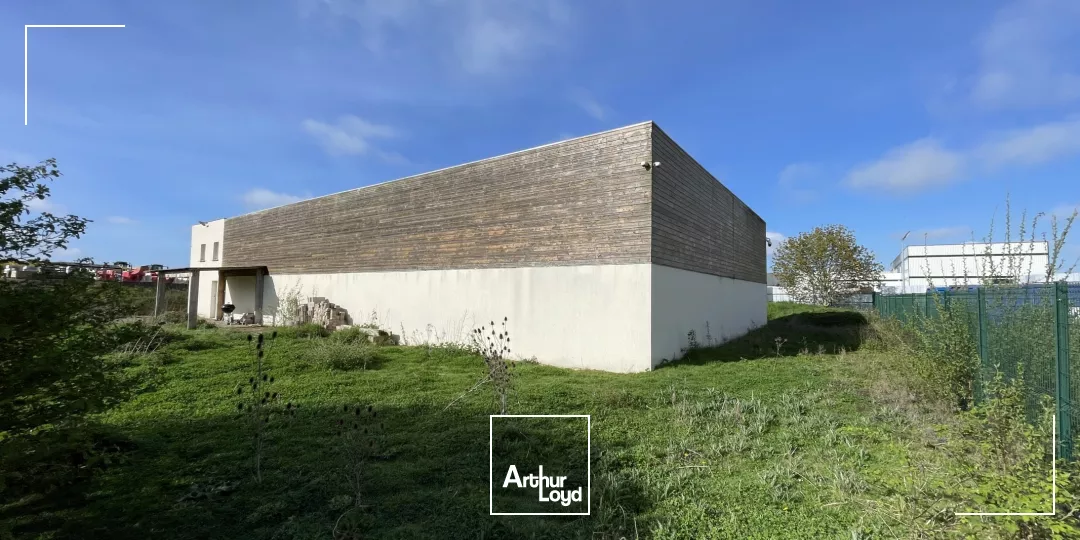 A VENDRE sur Amblainville !Local d'activité d'environ 584 m2 à Amblainville