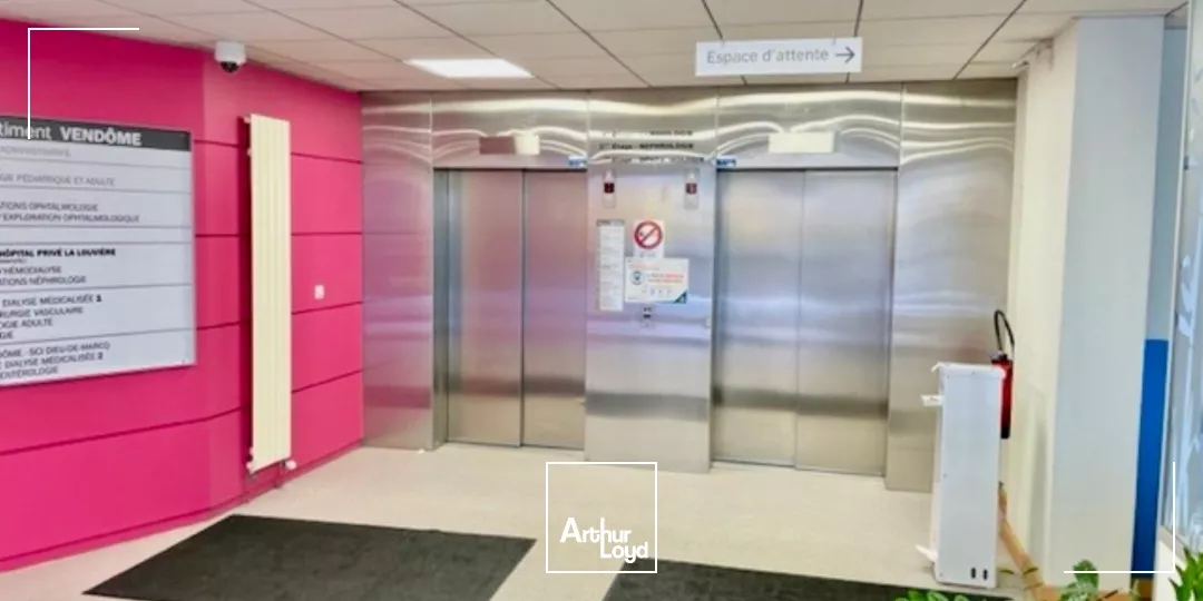 À louer : Grand plateau de bureaux ERP avec parkings - Accessibilité idéale proche Euralille