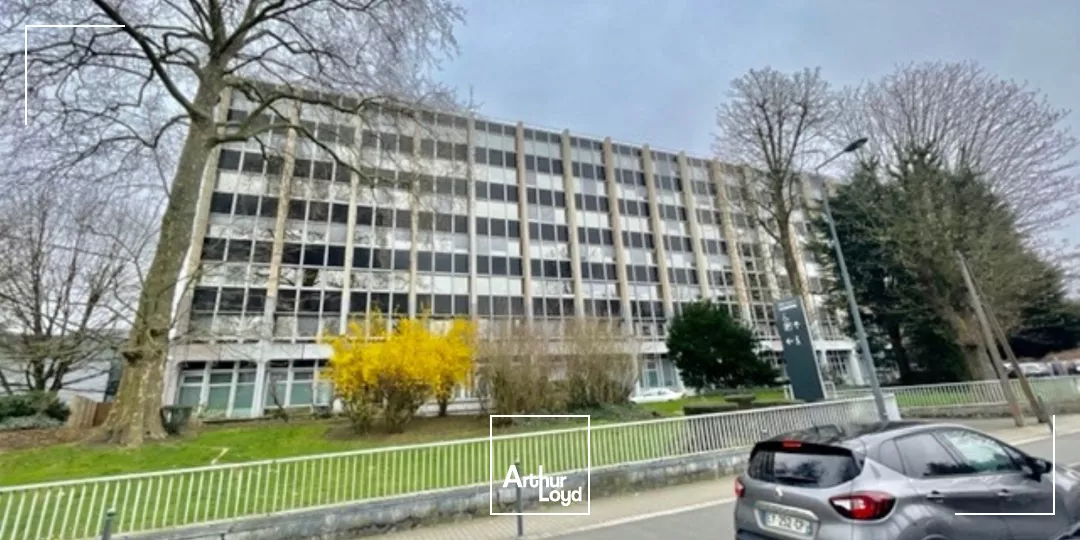 À louer : Grand plateau de bureaux ERP avec parkings - Accessibilité idéale proche Euralille