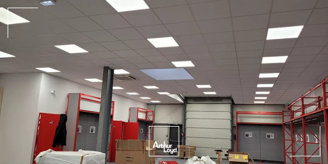 A louer Local commercial TONNAY CHARENTE 367 m²