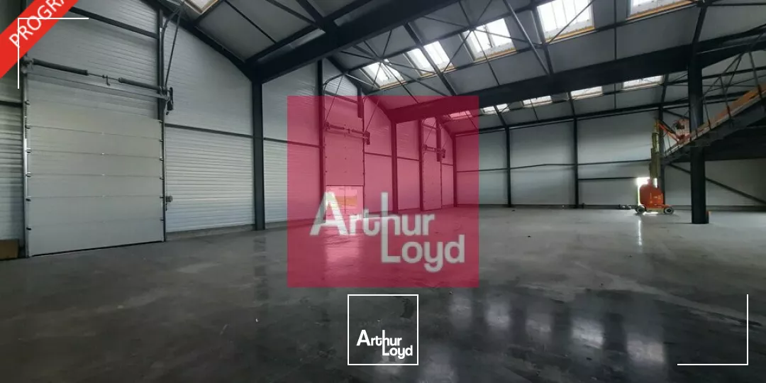 GERZAT A LOUER LOCAL ACTIVITE 807 M² - PROGRAMME NEUF