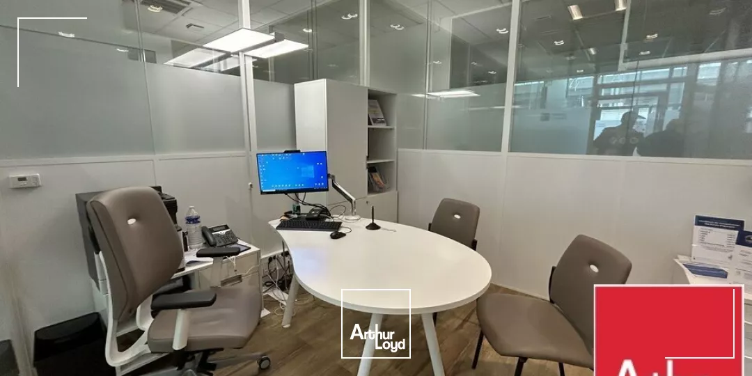 LOCAL COMMERCIAL à LOUER de 279 m²