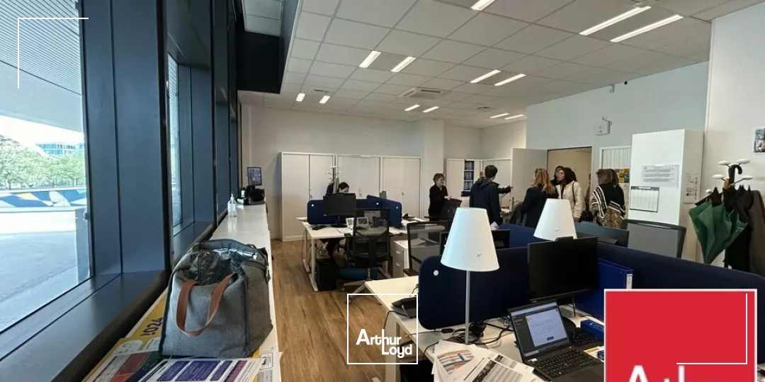 LOCAL COMMERCIAL à LOUER de 279 m²