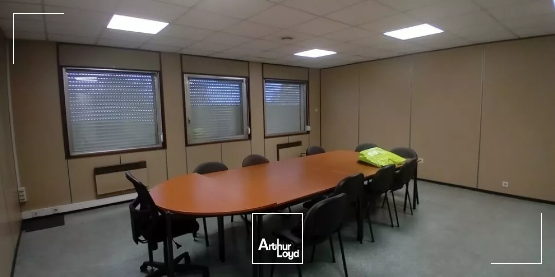 Montceau Les Mines- Local commercial 2191 m²