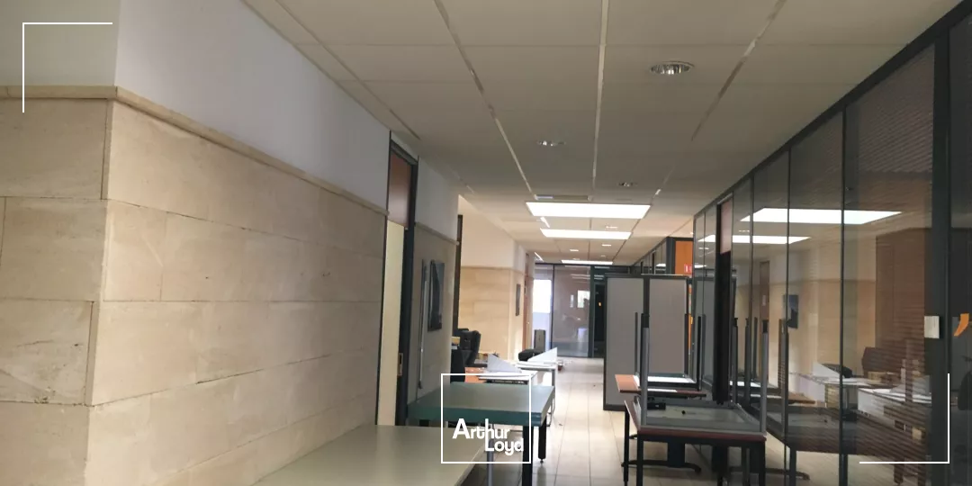 BUREAUX - A LOUER - 107 m2 - SAINT-QUENTIN :