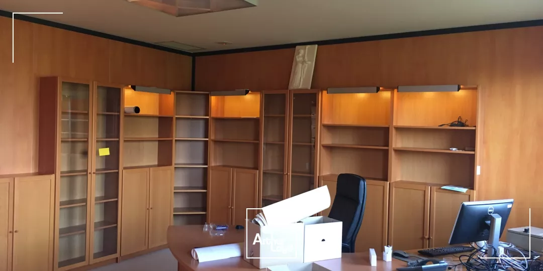 BUREAUX - A LOUER - 107 m2 - SAINT-QUENTIN :