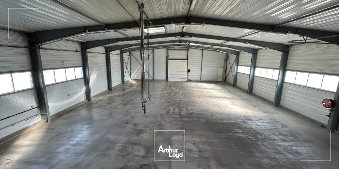 Local d'activité à vendre 