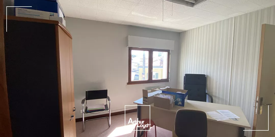 A VENDRE, Local commercial 440 m² environ - La Rochelle Rompsay