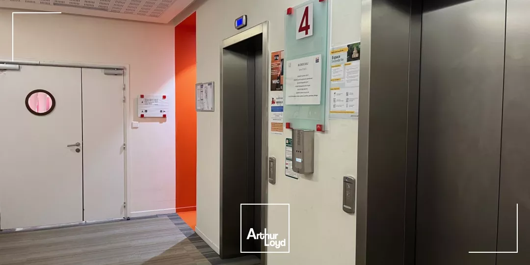 IMMEUBLE DE BUREAUX A LOUER PIED DE GARE ERMONT-EAUBONNE