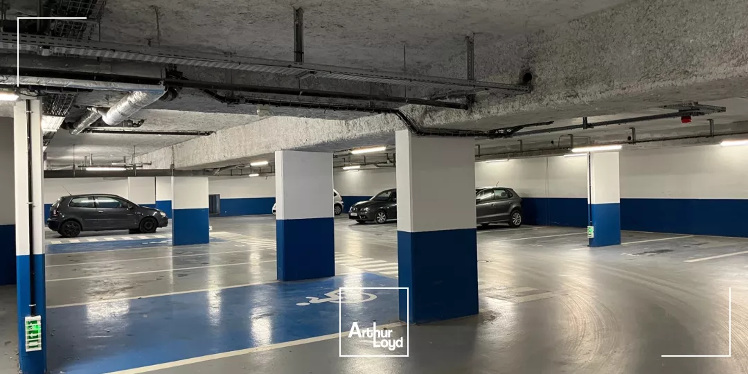 IMMEUBLE DE BUREAUX A LOUER PIED DE GARE ERMONT-EAUBONNE