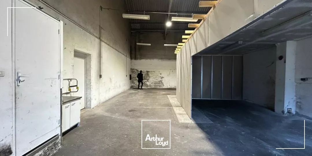 LOCAL D'ACTIVITE - ENTREPOT à VENDRE de 117 m²