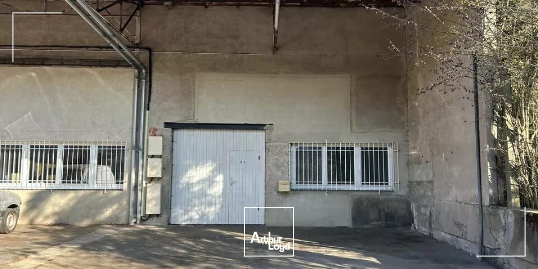 LOCAL D'ACTIVITE - ENTREPOT à VENDRE de 117 m²
