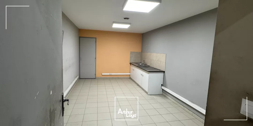 A LOUER - LOCAUX D'ACTIVITÉ - 650 M2- SAINT-QUENTIN