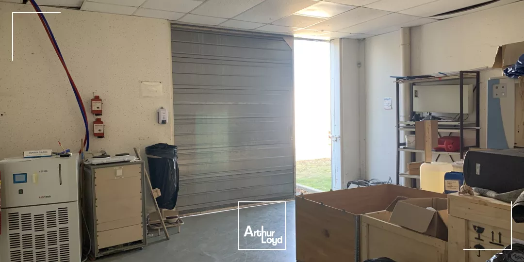 Bâtiment d'activités à vendre - 630 m2 - Périphérie Nord Orléans