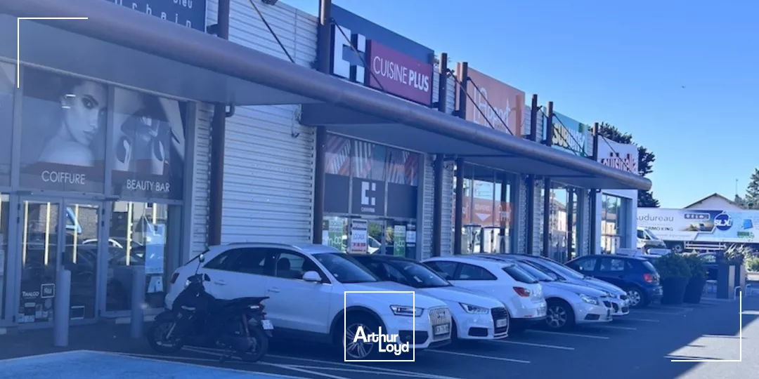 MACON SUD - LOCAL COMMERCIAL A LOUER - FACADE RD