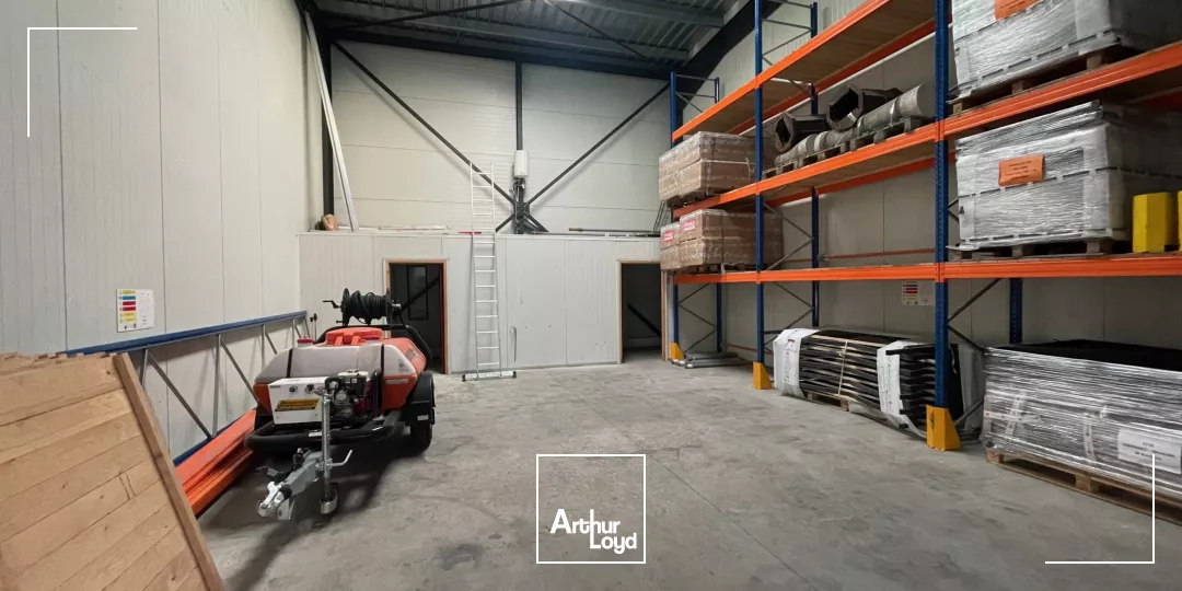 Locaux d'activité à vendre à VAL DE REUIL 27100