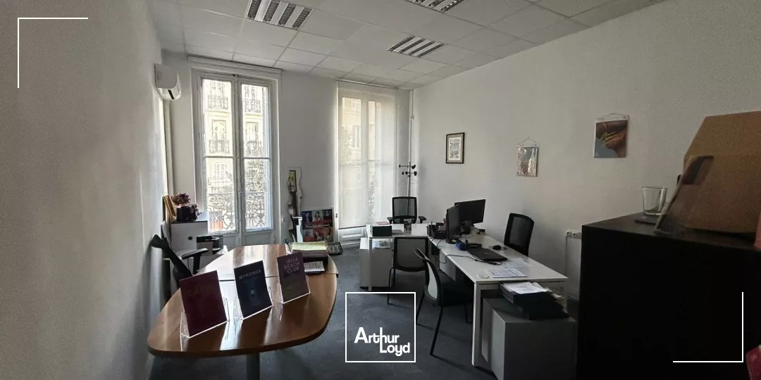 Bureaux avec balcon et cave à vendre - Castellane - 13006 Marseille